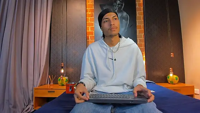 Snapshot of ItsZairen chatting on 8, 2, 2026 ItsZairen online show from 8, 2, 2026