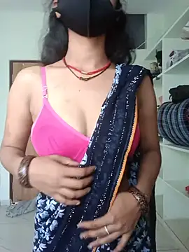 Snapshot of Kirti_sacsena chatting on 6, 7, 2026 Kirti sacsena online show from 6, 7, 2026