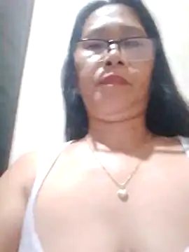 Snapshot of suzzie_hot chatting on 7, 2, 2026 suzzie hot online show from 7, 2, 2026