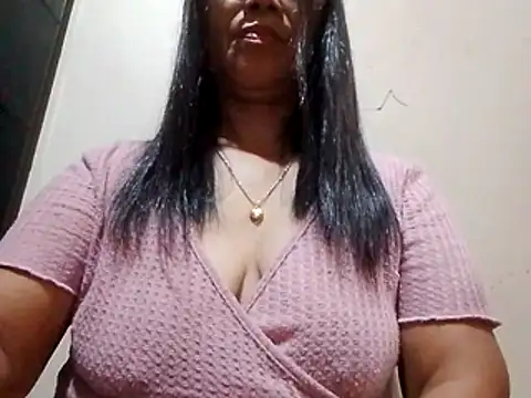 Snapshot of suzzie_hot chatting on 9, 2, 2026 suzzie hot online show from 9, 2, 2026