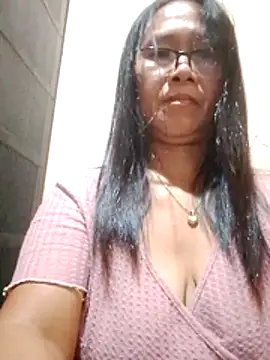 Snapshot of suzzie_hot chatting on 9, 2, 2026 suzzie hot online show from 9, 2, 2026