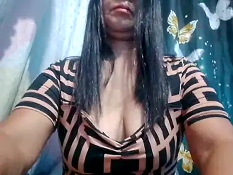 Snapshot of suzzie_hot chatting on 3, 3, 2026 suzzie hot online show from 3, 3, 2026