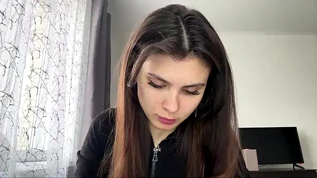 VennieMiramontez online show from 11, 5, 2026