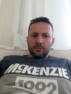 Snapshot of defaktor chatting on 23, 5, 2026 defaktor online show from 23, 5, 2026