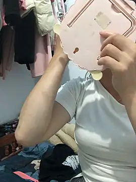 cuty lusy online show from 24, 5, 2026