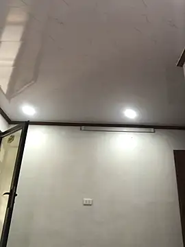 cuty lusy online show from 2, 4, 2026