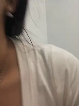 cuty lusy online show from 10, 5, 2026