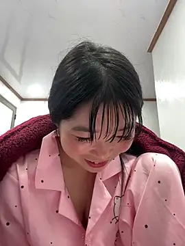 cuty lusy online show from 6, 3, 2026