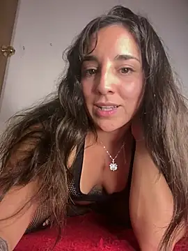 Snapshot of Latinaelisa chatting on 1, 5, 2026 Latinaelisa online show from 1, 5, 2026