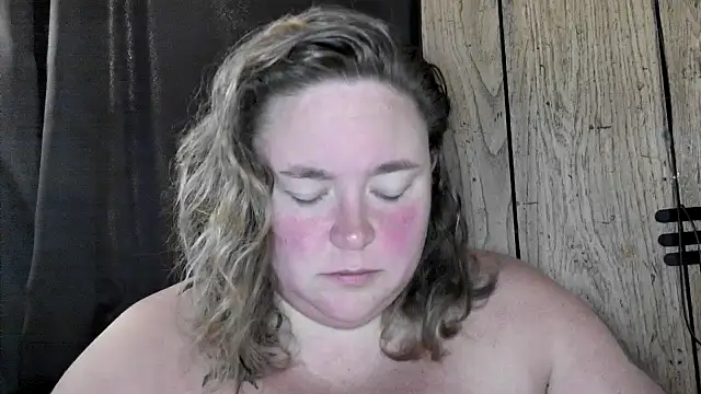 Snapshot of ladylynn13 chatting on 24, 5, 2026 ladylynn13 online show from 24, 5, 2026
