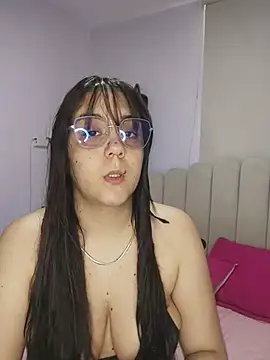 Snapshot of its_lauu_ chatting on 8, 2, 2026 its lauu online show from 8, 2, 2026