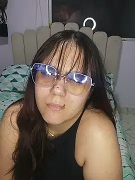 Snapshot of its_lauu_ chatting on 23, 2, 2026 its lauu online show from 23, 2, 2026