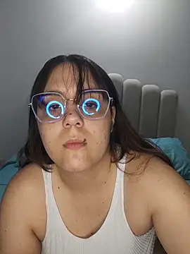 Snapshot of its_lauu_ chatting on 2, 3, 2026 its lauu online show from 2, 3, 2026