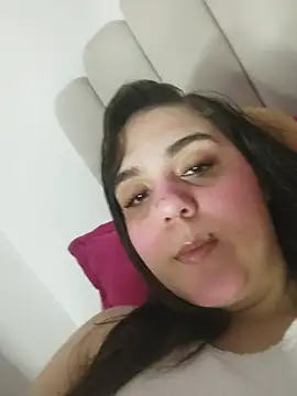 Snapshot of its_lauu_ chatting on 10, 7, 2026 its lauu online show from 10, 7, 2026