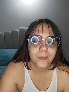 Snapshot of its_lauu_ chatting on 2, 3, 2026 its lauu online show from 2, 3, 2026