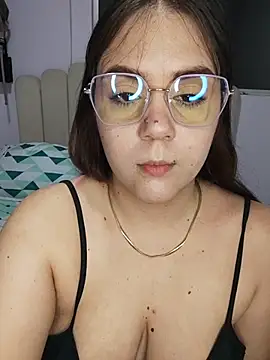 Snapshot of its_lauu_ chatting on 22, 2, 2026 its lauu online show from 22, 2, 2026