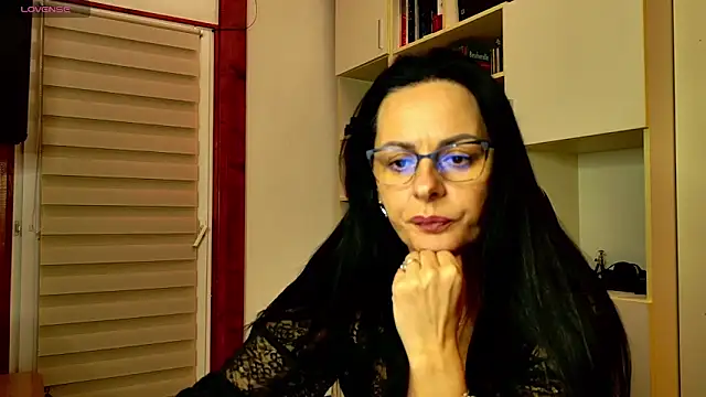 Snapshot of MiriamDelyn chatting on 28, 2, 2026 MiriamDelyn online show from 28, 2, 2026