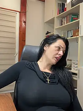 Snapshot of MiriamDelyn chatting on 22, 5, 2026 MiriamDelyn online show from 22, 5, 2026