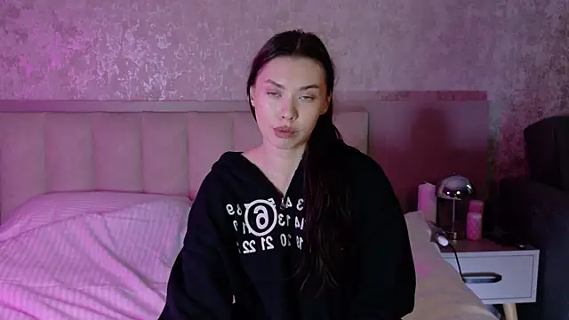 gwenonl1ne online show from 17, 5, 2026