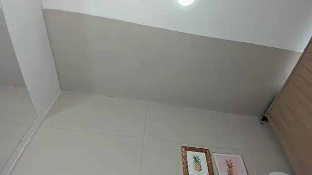 luna bradley  online show from 23, 3, 2026