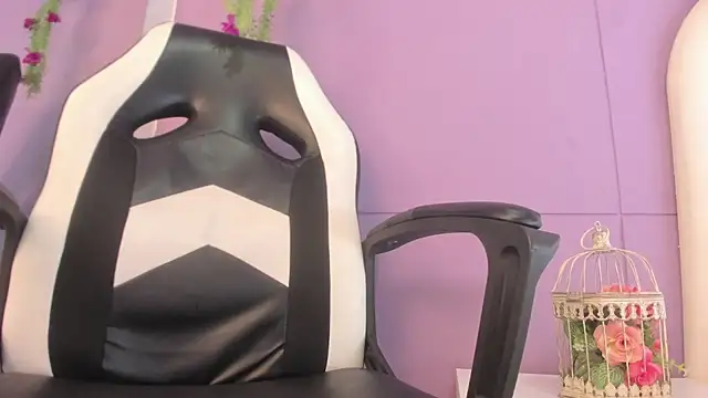 luna bradley  online show from 7, 3, 2026