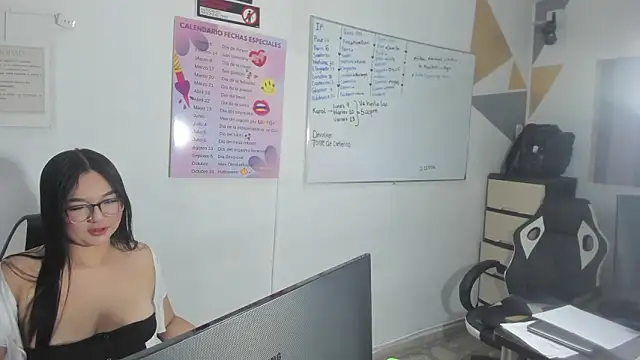 luna bradley  online show from 13, 3, 2026