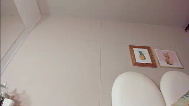 luna bradley  online show from 8, 4, 2026