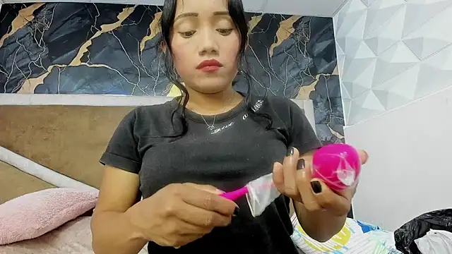 Kimmy london19 online show from 3, 3, 2026