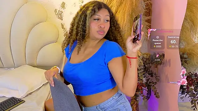 Snapshot of sabrina_lafaux_cr chatting on 27, 2, 2026 sabrina lafaux cr online show from 27, 2, 2026