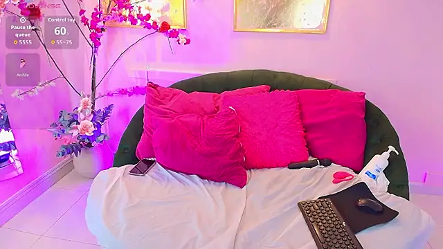 Snapshot of sabrina_lafaux_cr chatting on 25, 2, 2026 sabrina lafaux cr online show from 25, 2, 2026