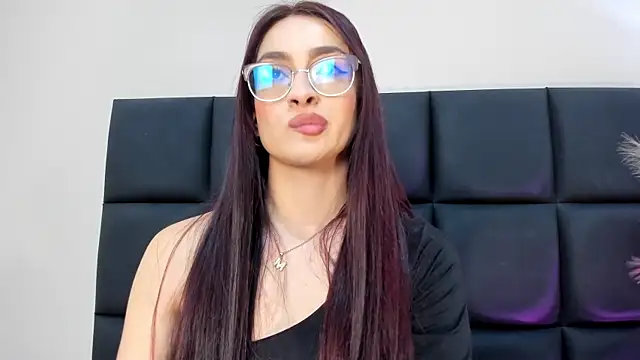 AndraCyruss online show from 10, 2, 2026