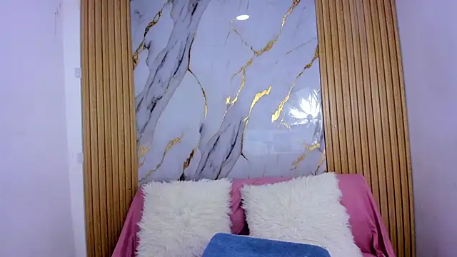 evelin 24  online show from 21, 2, 2026