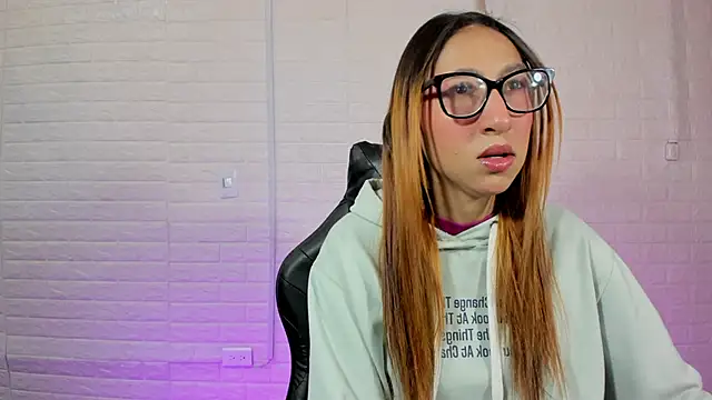 Sara Love 1 online show from 16, 4, 2026