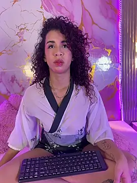 Woo isDaphne online show from 7, 3, 2026