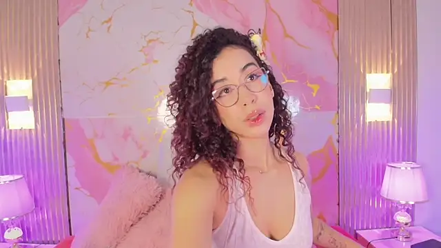 Woo isDaphne online show from 2, 4, 2026