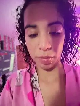 Woo isDaphne online show from 26, 3, 2026