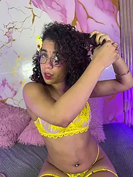 Woo isDaphne online show from 17, 4, 2026