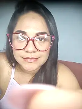 Snapshot of tania_queen chatting on 25, 2, 2026 tania queen online show from 25, 2, 2026