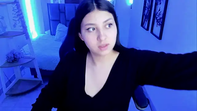 Snapshot of bloom_winxx chatting on 18, 2, 2026 bloom winxx online show from 18, 2, 2026