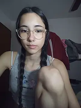 isaaabelaaa online show from 15, 4, 2026