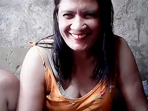 Snapshot of Wildhot_Mommy chatting on 2, 3, 2026 Wildhot Mommy online show from 2, 3, 2026