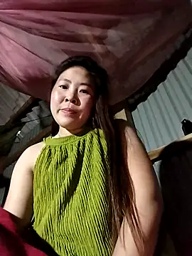 Yiyoongg online show from 6, 3, 2026