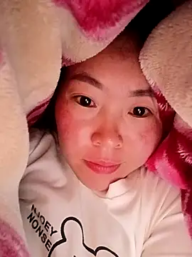 Snapshot of Yiyoongg chatting on 14, 2, 2026 Yiyoongg online show from 14, 2, 2026