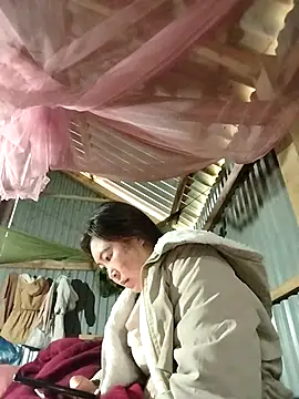 Snapshot of Yiyoongg chatting on 9, 2, 2026 Yiyoongg online show from 9, 2, 2026