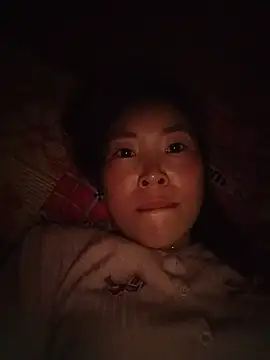 Yiyoongg online show from 14, 6, 2026
