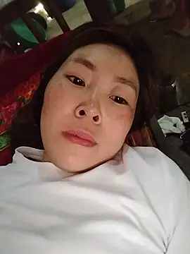 Yiyoongg online show from 14, 6, 2026
