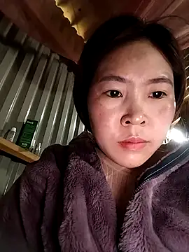 Snapshot of Yiyoongg chatting on 14, 2, 2026 Yiyoongg online show from 14, 2, 2026