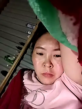 Snapshot of Yiyoongg chatting on 27, 2, 2026 Yiyoongg online show from 27, 2, 2026