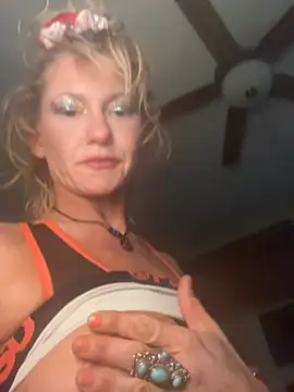 XXX2Freaks online show from 3, 6, 2026