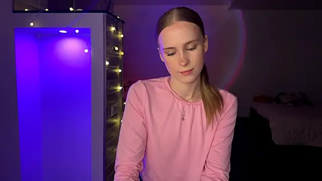 Snapshot of amily_sunray chatting on 13, 7, 2026 amily sunray online show from 13, 7, 2026